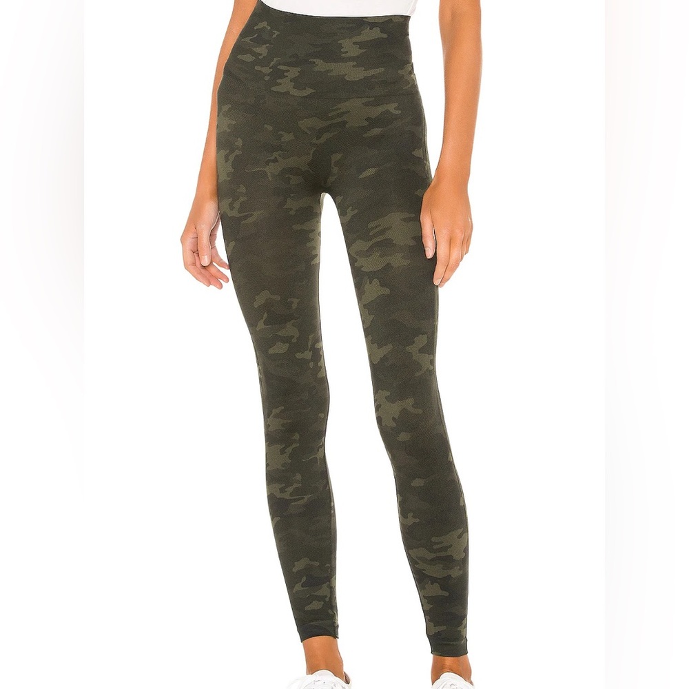 SPANX Seamless Camo Leggings. Green Camo.